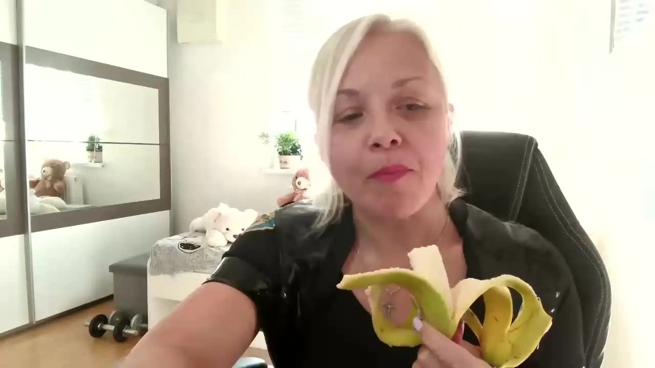 Offline LINSY_KIM on Streamray