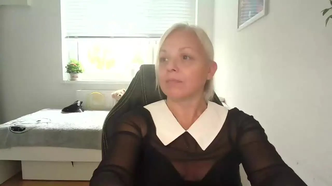 Offline LINSY_KIM on Streamray