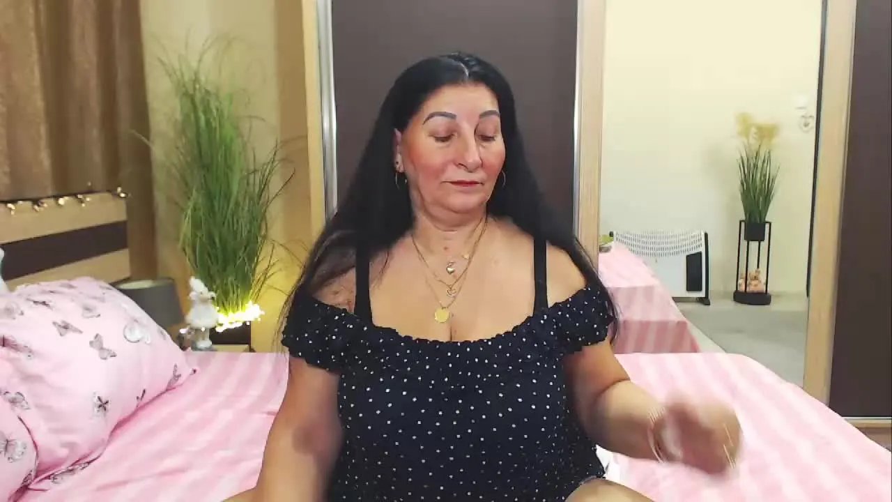 Offline Lubna4love on Streamray