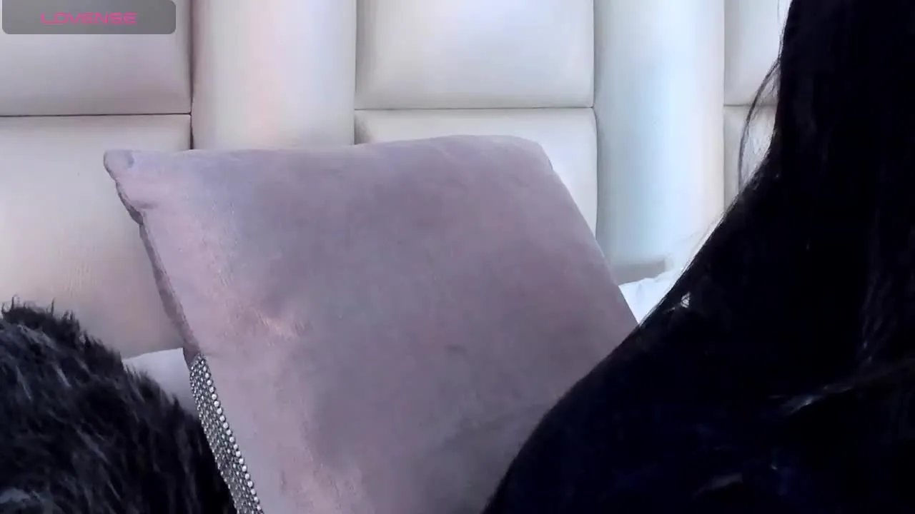 Freechat LunaSinclair on Streamray