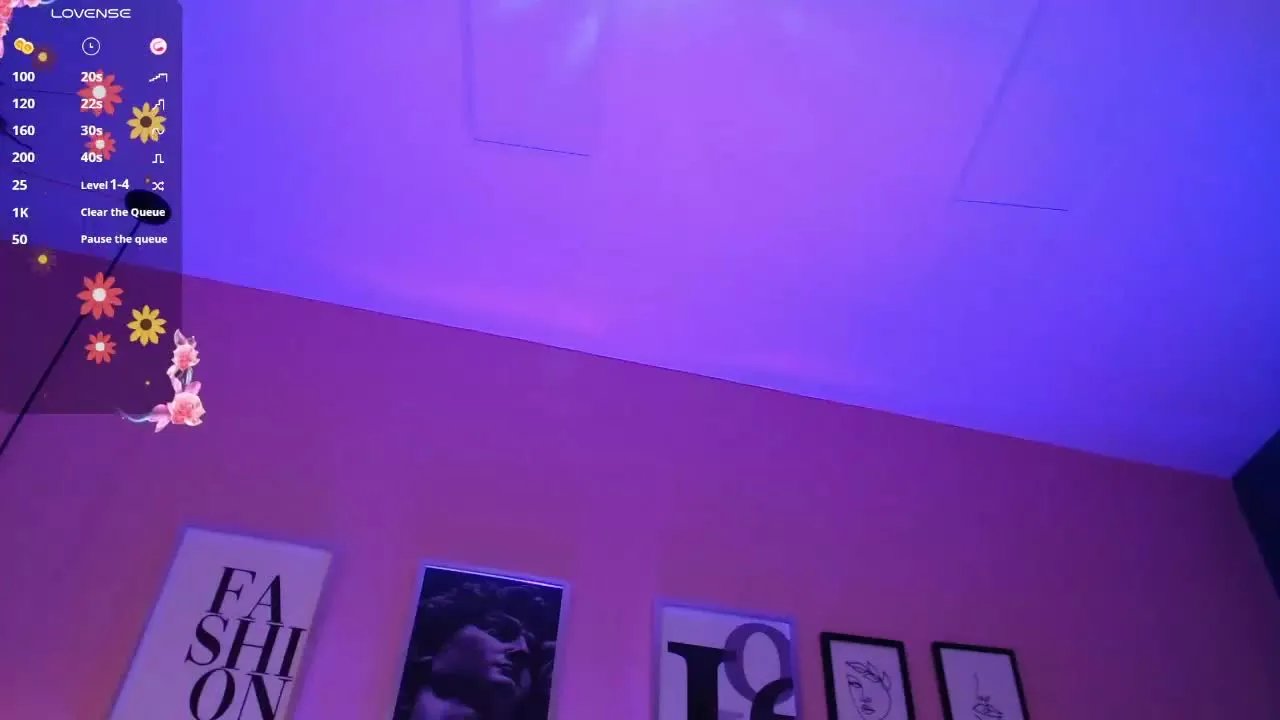 Offline RoxxyMoon on Streamray