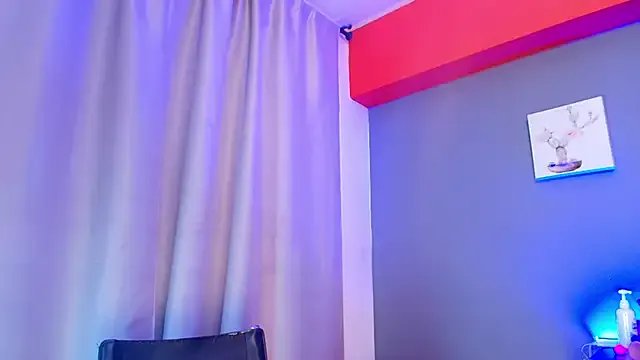 adara_johnson__ on StripChat 