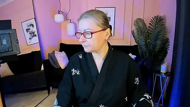 Freechat AlexandraKind on StripChat