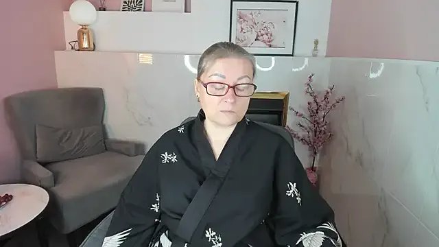 Freechat AlexandraKind on StripChat