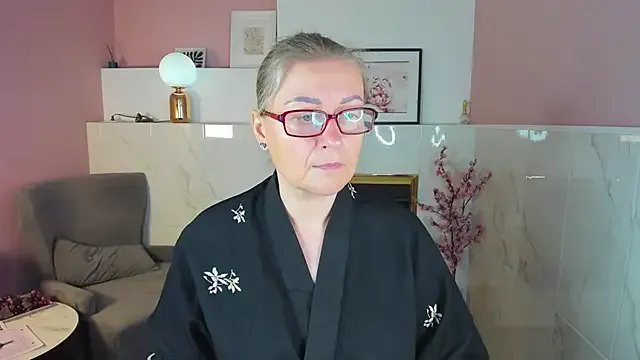 Freechat AlexandraKind on StripChat