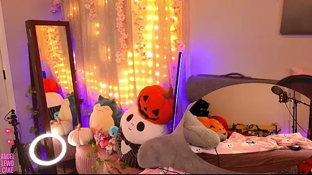 Freechat Angel-Lewd-Cake on StripChat