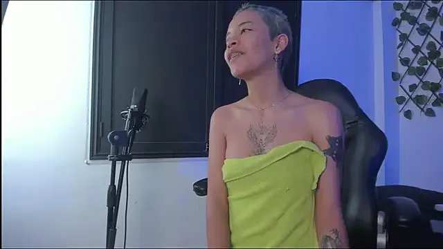 Anny_Kiitty on StripChat 