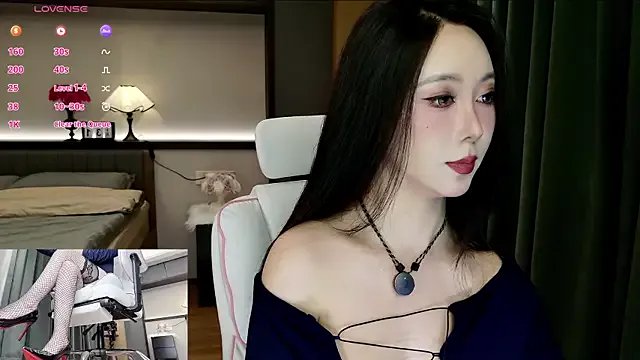 Group AYW-21 on StripChat