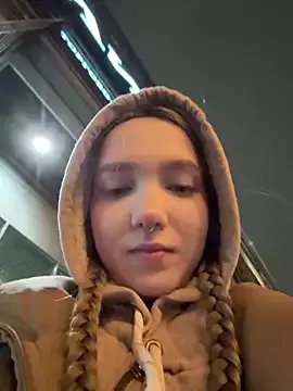 Freechat bambi_lu on StripChat