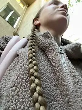 Freechat bambi_lu on StripChat