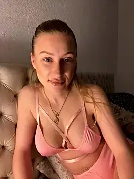 belle98 on StripChat 