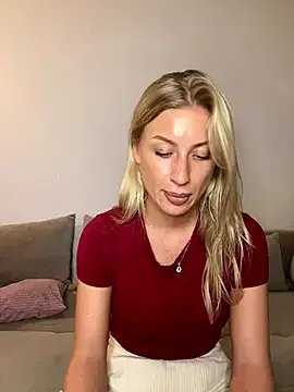 belle98 on StripChat 