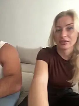 belle98 on StripChat 