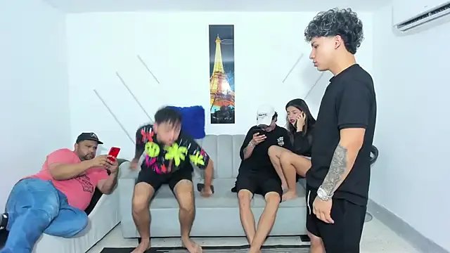 Freechat brutal_sex_room2k on StripChat