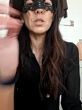 Freechat EmySkinny85 on StripChat