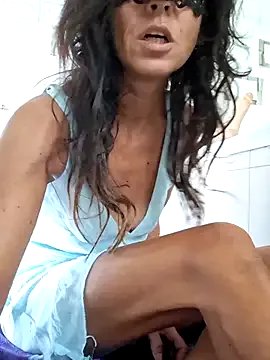Freechat EmySkinny85 on StripChat