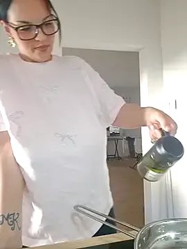 JUJUICY- on StripChat 