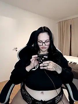 JUJUICY- on StripChat 