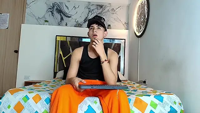 Freechat KING_OFF_BOYS on StripChat