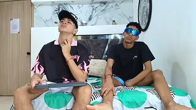 Freechat KING_OFF_BOYS on StripChat