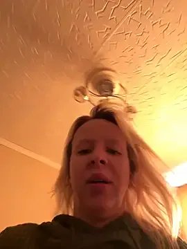 Freechat LikaCat on StripChat