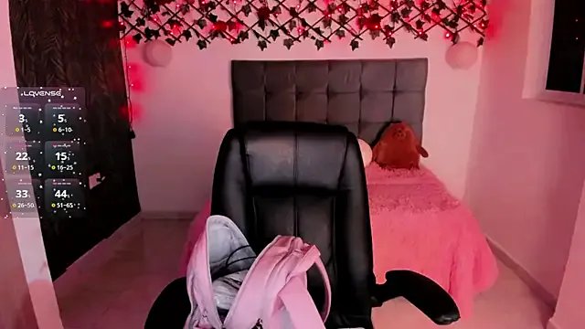 Lilith_Miller21 on StripChat 