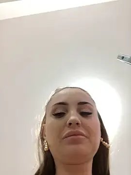 Freechat madonnaaaa on StripChat