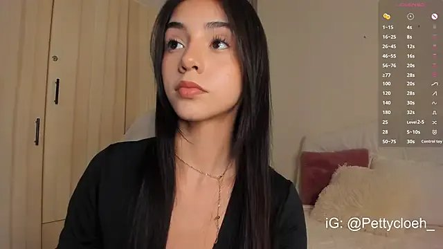 PettyCloeh on StripChat 