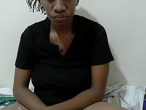 Freechat prettybeee on StripChat