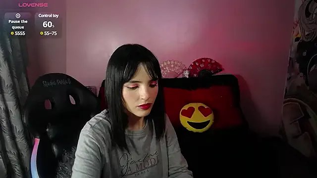 Freechat sailor_moon07 on StripChat