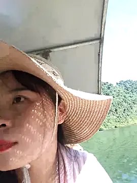 Freechat Squirrel-Pear on StripChat