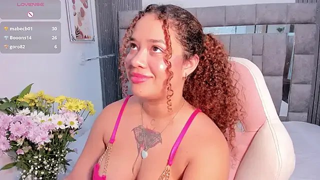 Freechat zulyjones on StripChat